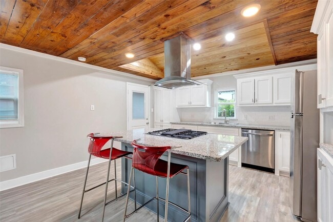 Building Photo - 618 Harvard St