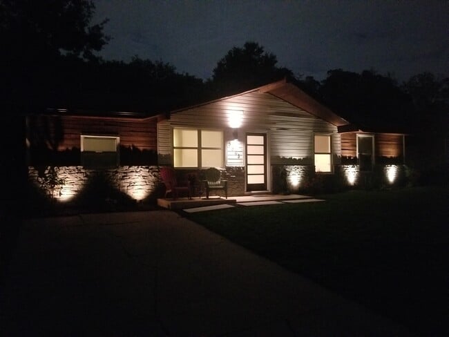 Building Photo - 5805 Blythewood Dr