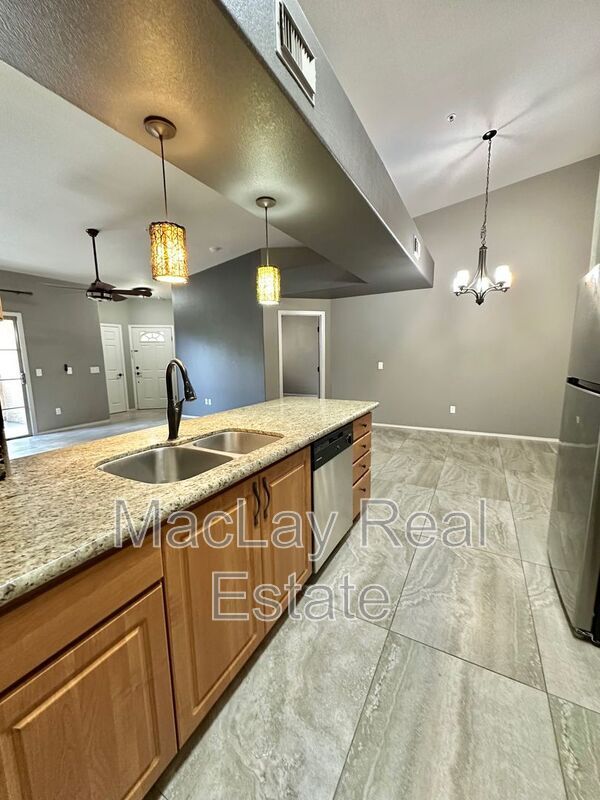 Building Photo - 10136 E Southern Ave