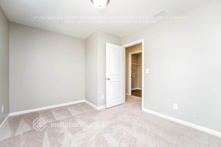 Building Photo - 2093 Boxwood Cir