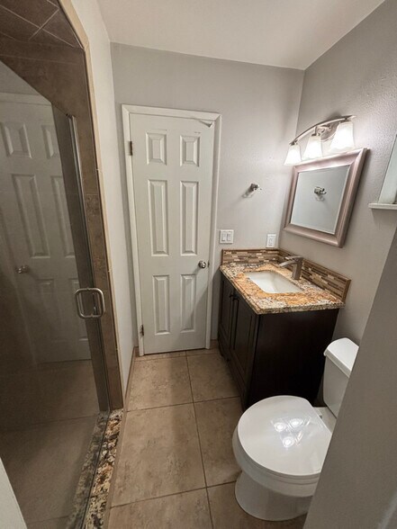 Building Photo - 23510 Rd 152