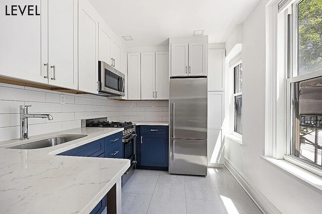 Building Photo - 200 W 108th St