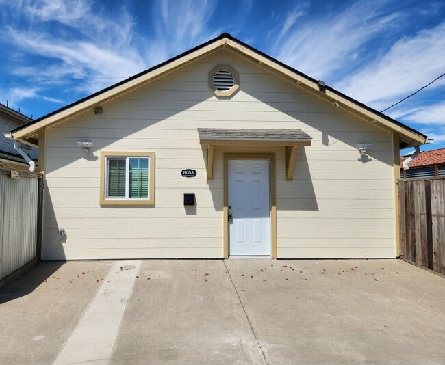 Primary Photo - Beautifully Designed 1 Bedroom ADU