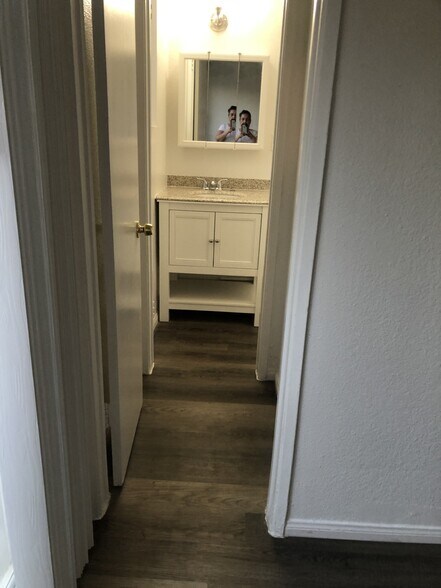 Building Photo - 586 Penrose Dr