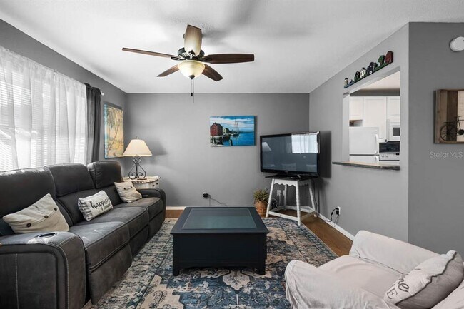 Building Photo - 1802 Bedford Terrace