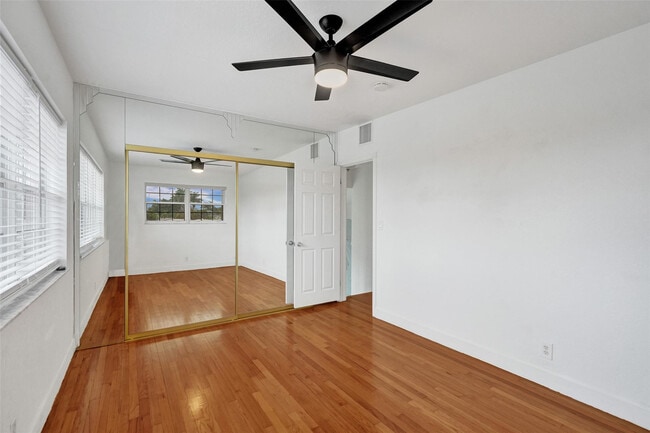 Building Photo - 2542 Marathon Ln