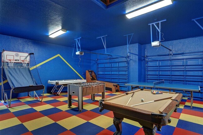 Building Photo - 13751 Pine Meadow Ct