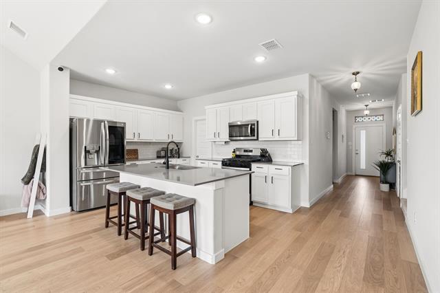 Building Photo - 2123 Pedigree Ln