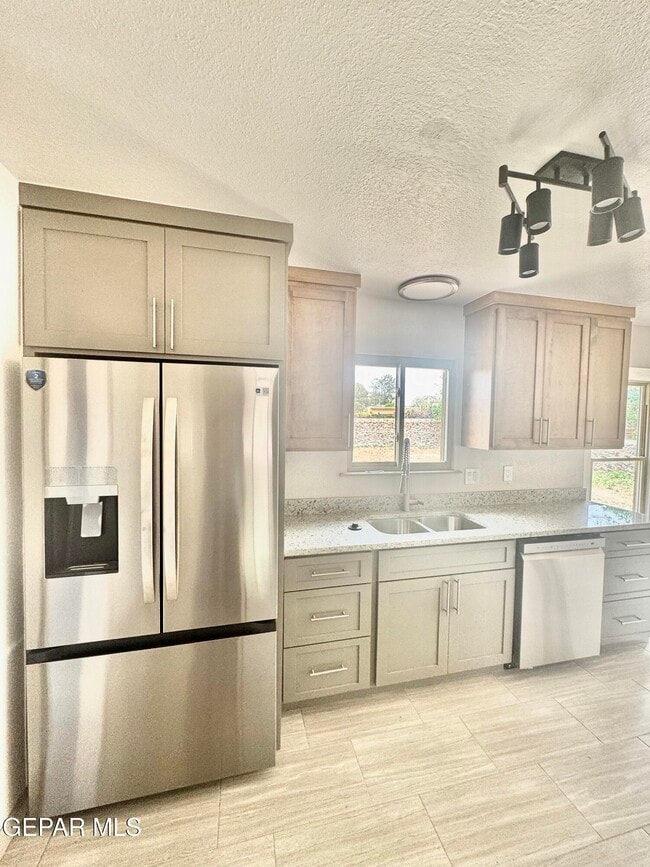 Building Photo - 508 Trails End Ct