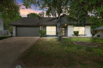 Building Photo - 7302 Sevilla Dr