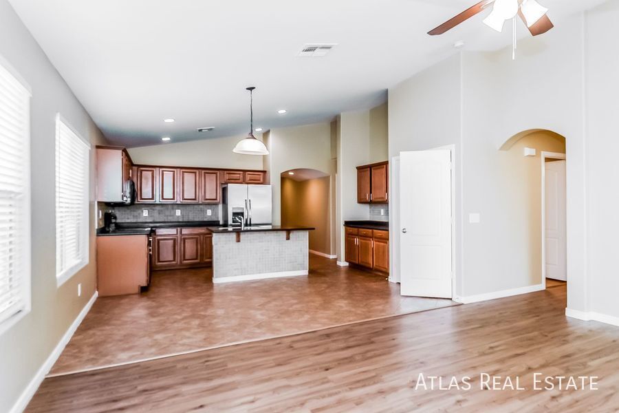 Building Photo - 34724 N Barzona Trail