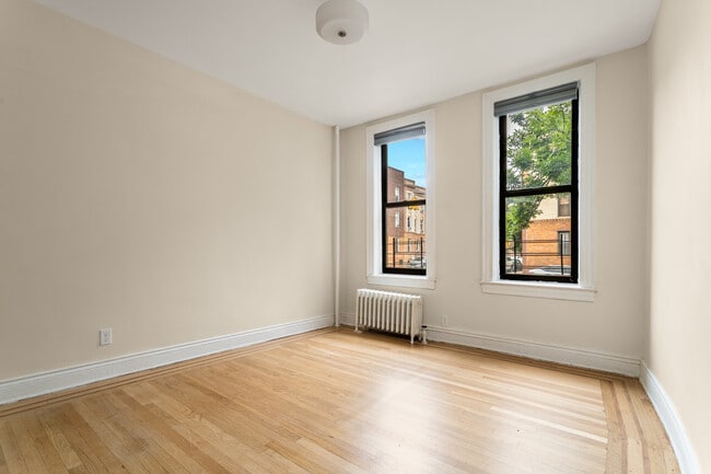 Primary Photo - 52-25 Skillman Ave