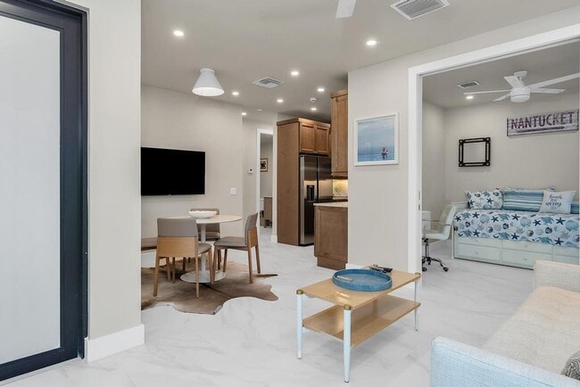 Building Photo - 15 Ocean Breeze