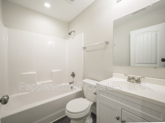 Building Photo - 42 Creekside Ln