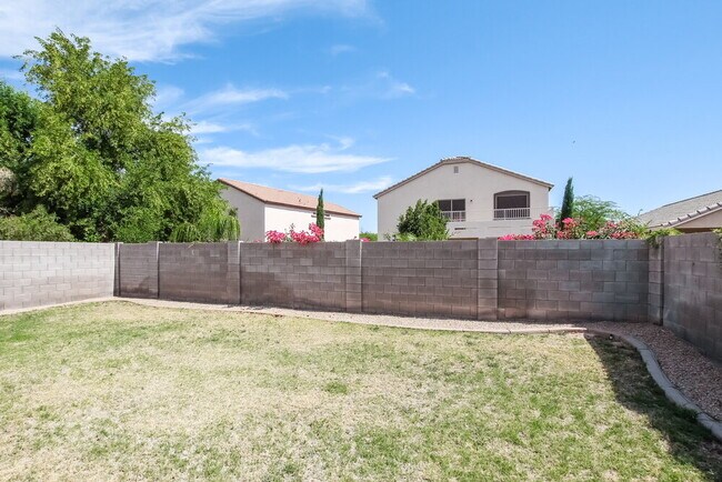 Building Photo - 17221 W Acapulco Ln