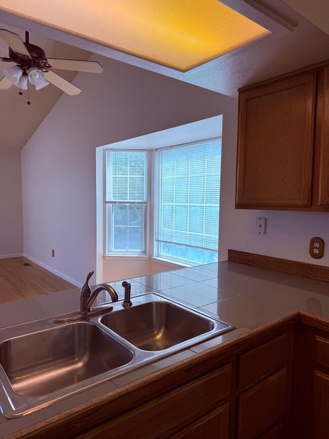 Building Photo - Fabulous 3br 2ba home in foothills of Golden