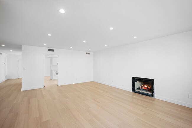 Building Photo - 350 W Loraine St