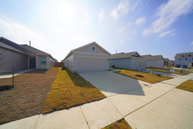 Building Photo - Gorgeous like-new home Available for Rent in Converse! Realtor Commission: $500