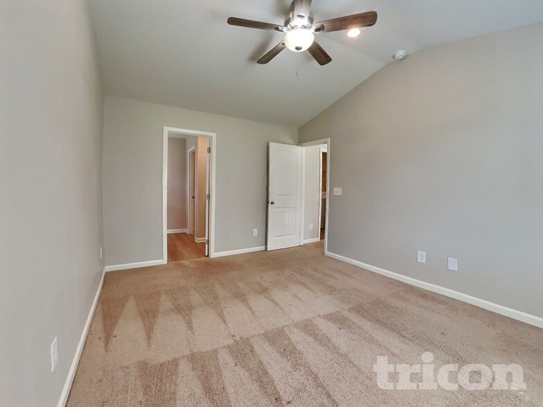 Building Photo - 310 Coleshill Rd