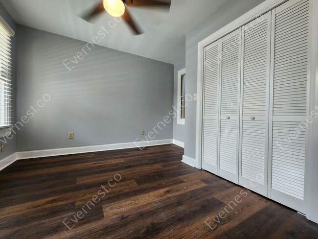 Building Photo - 41 Delta Pl NE