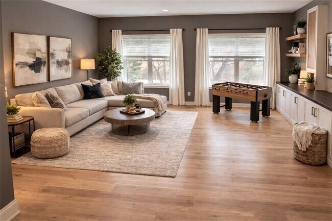 Building Photo - 3310 Southshore Ln