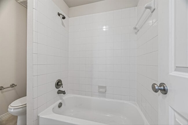 Building Photo - 6726 Hathaway Ln