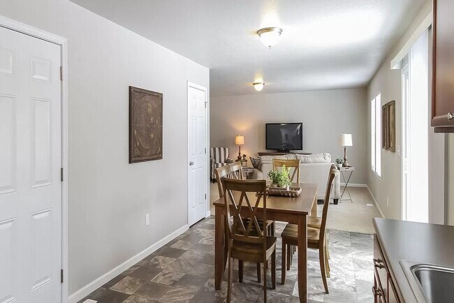 Building Photo - Great Home in Outstanding Schools!