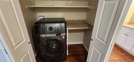 Building Photo - 2054 NY-245