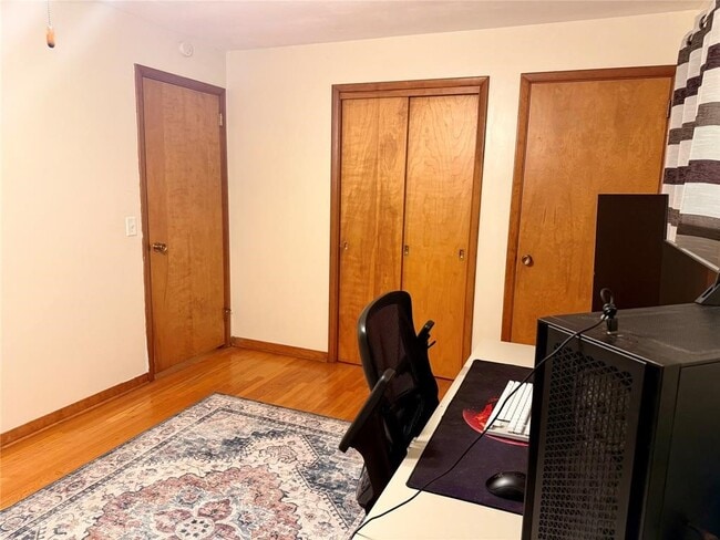 Building Photo - 7 Exeter Dr