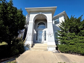 Building Photo - 14112 Windsor St