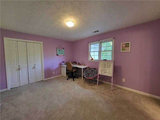 Building Photo - 363 Indian Hills Trail