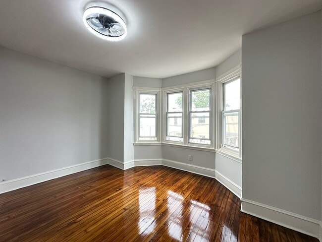 Building Photo - 238 N Edgewood St