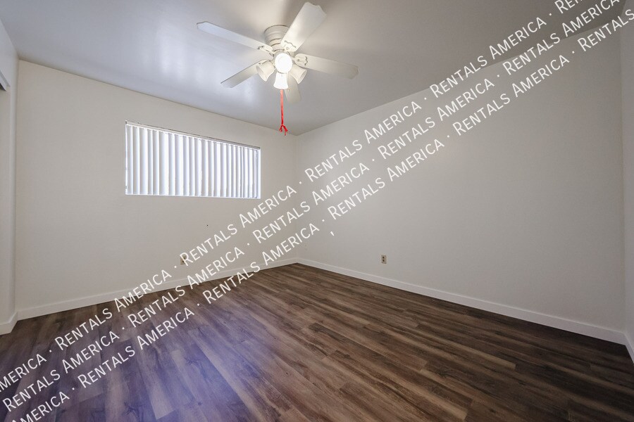 Building Photo - 5525 E Thomas Rd