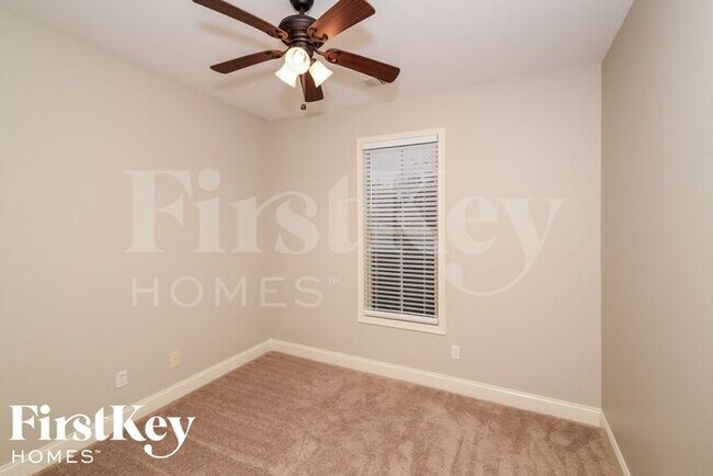 Building Photo - 152 Willow View Lane