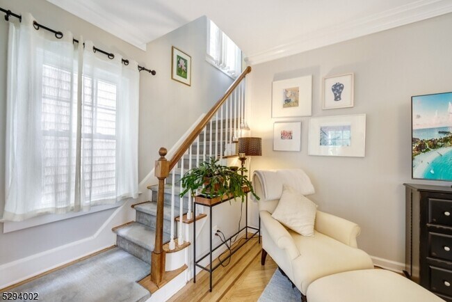 Building Photo - 85 Carteret St