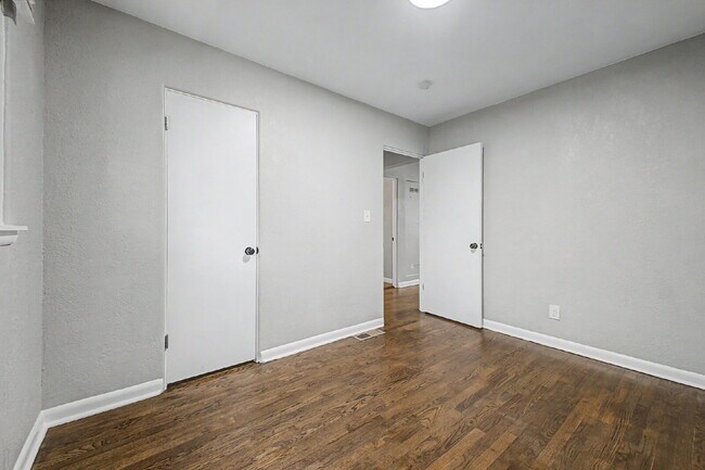 Building Photo - 2912 S Delaware St