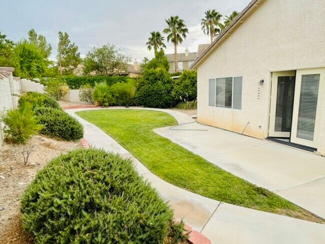 Building Photo - *WONDERFUL SINGLE STORY HOME IN "GREEN VAL...
