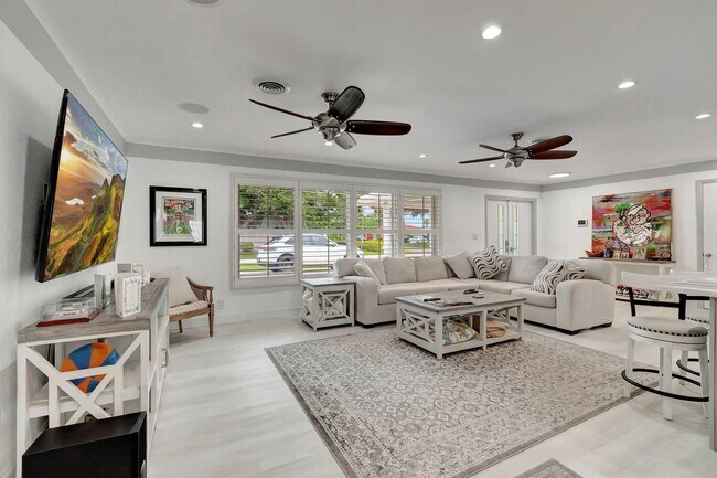 Building Photo - 4450 NE 23rd Ave