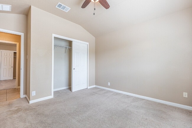 Building Photo - 259 Creekview Way