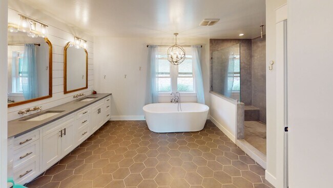 Building Photo - Beautiful 4 Bedroom, 3 Bathroom Atascadero Home On 2 Acre Lot with Solar Power