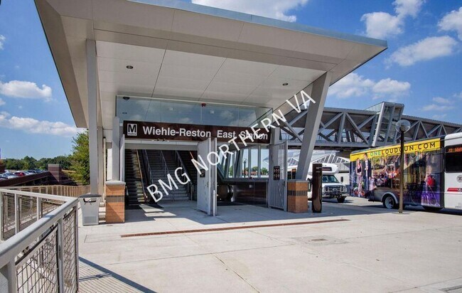 Building Photo - 11013 Villaridge Ct