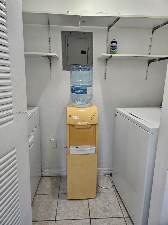 Building Photo - 5011 Wiles Rd