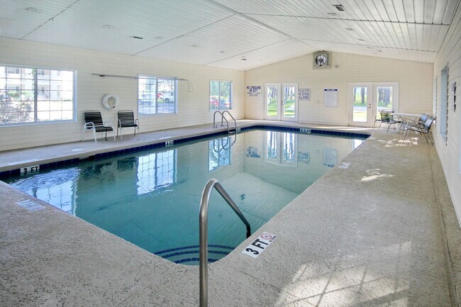 Building Photo - 485 White River Dr