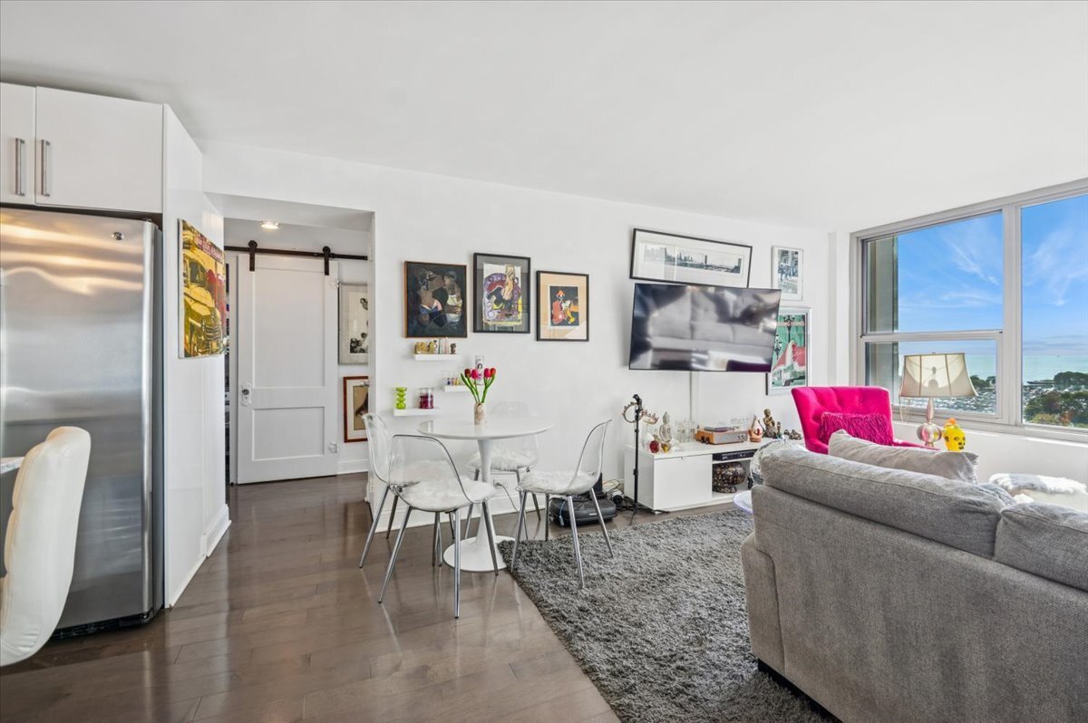 Building Photo - 3600 N Lake Shore Dr