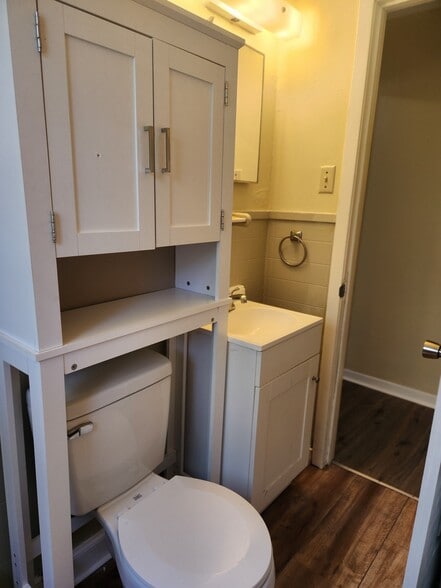 Bathroom - 608 Campbell St