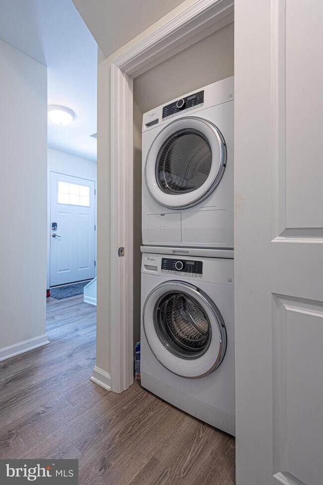 Building Photo - 148 Captains Quarters Rd