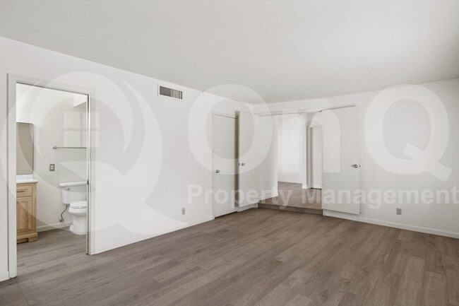 Building Photo - 9300 E Kalil Dr