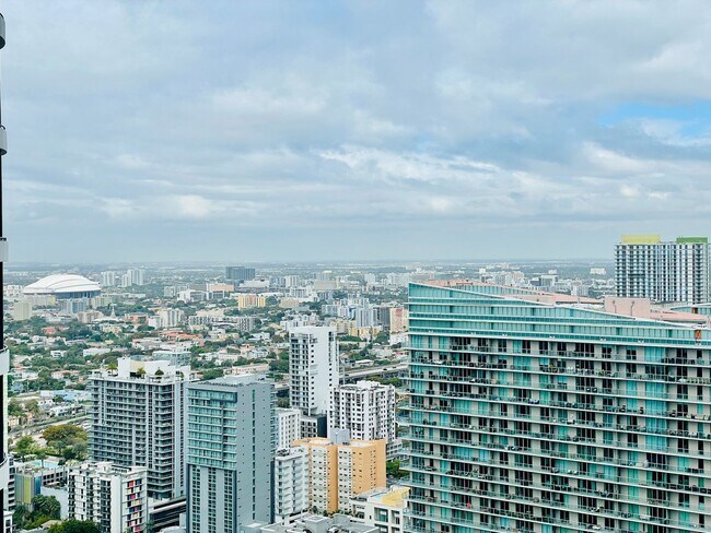 Building Photo - Luxury 1BR Condo at Dua Miami / SLS Brickell