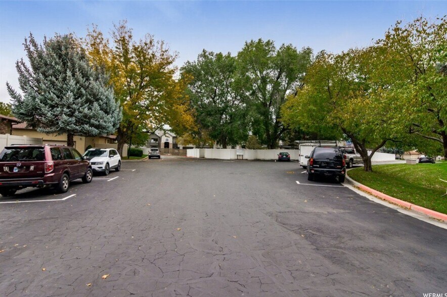 Building Photo - 759 E 8875 S
