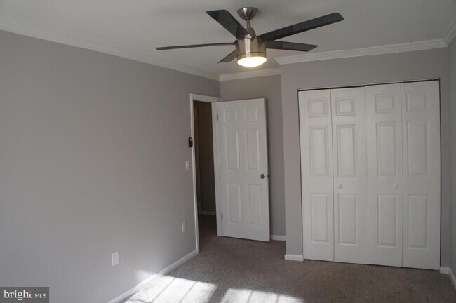 Building Photo - 5814 Holly Springs Dr N